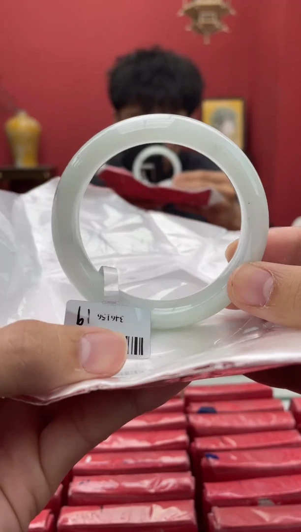 【闪购商品】翡翠手镯未镶嵌2手镯