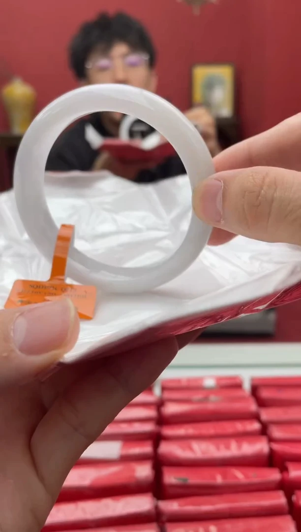 【闪购商品】翡翠手镯未镶嵌6手镯