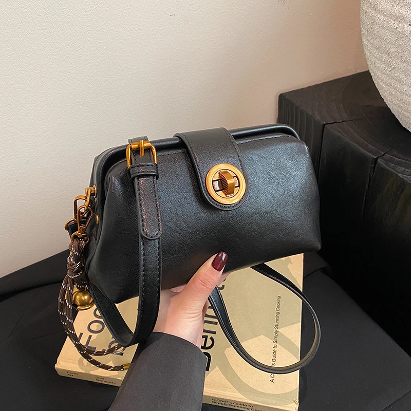 【万象撤柜】2024时尚穿衣百搭轻奢女士斜挎单肩包1139黑色