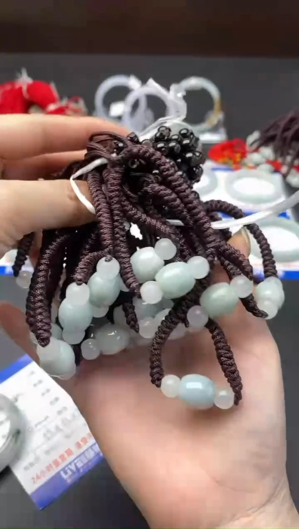 【闪购商品】翡翠手链未镶嵌路路通多样性发货