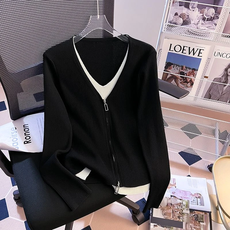 假两件长袖V领针织上衣2025春秋新款大码拼色打底衫胖mm显瘦毛衣