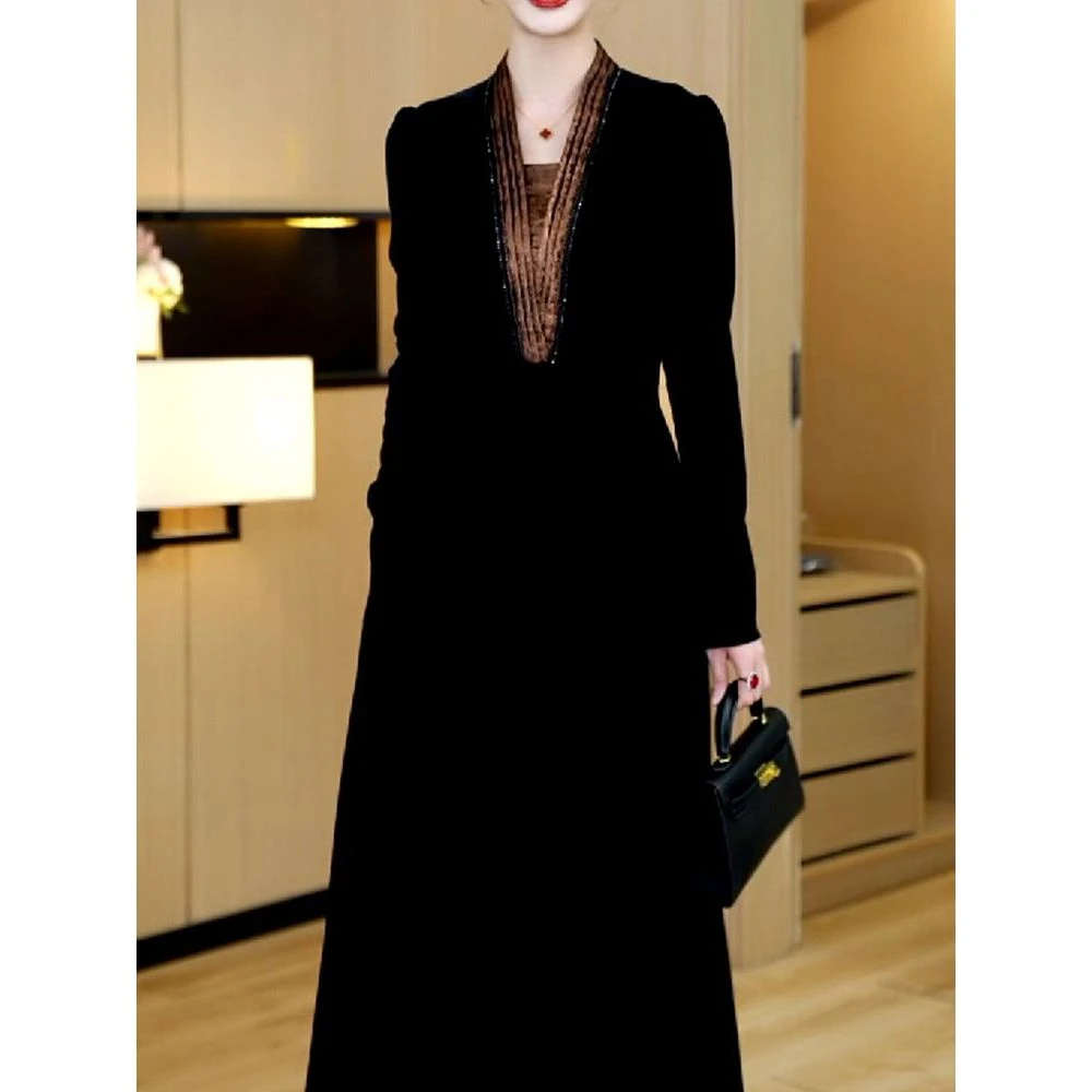 法式轻奢高档丝绒长袖连衣裙2025秋冬新款气质优雅收腰显瘦A字裙