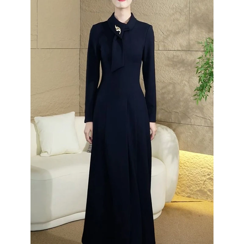 高级感轻奢优雅长袖连衣裙2025秋季新款阔太太气质减龄显瘦A字裙