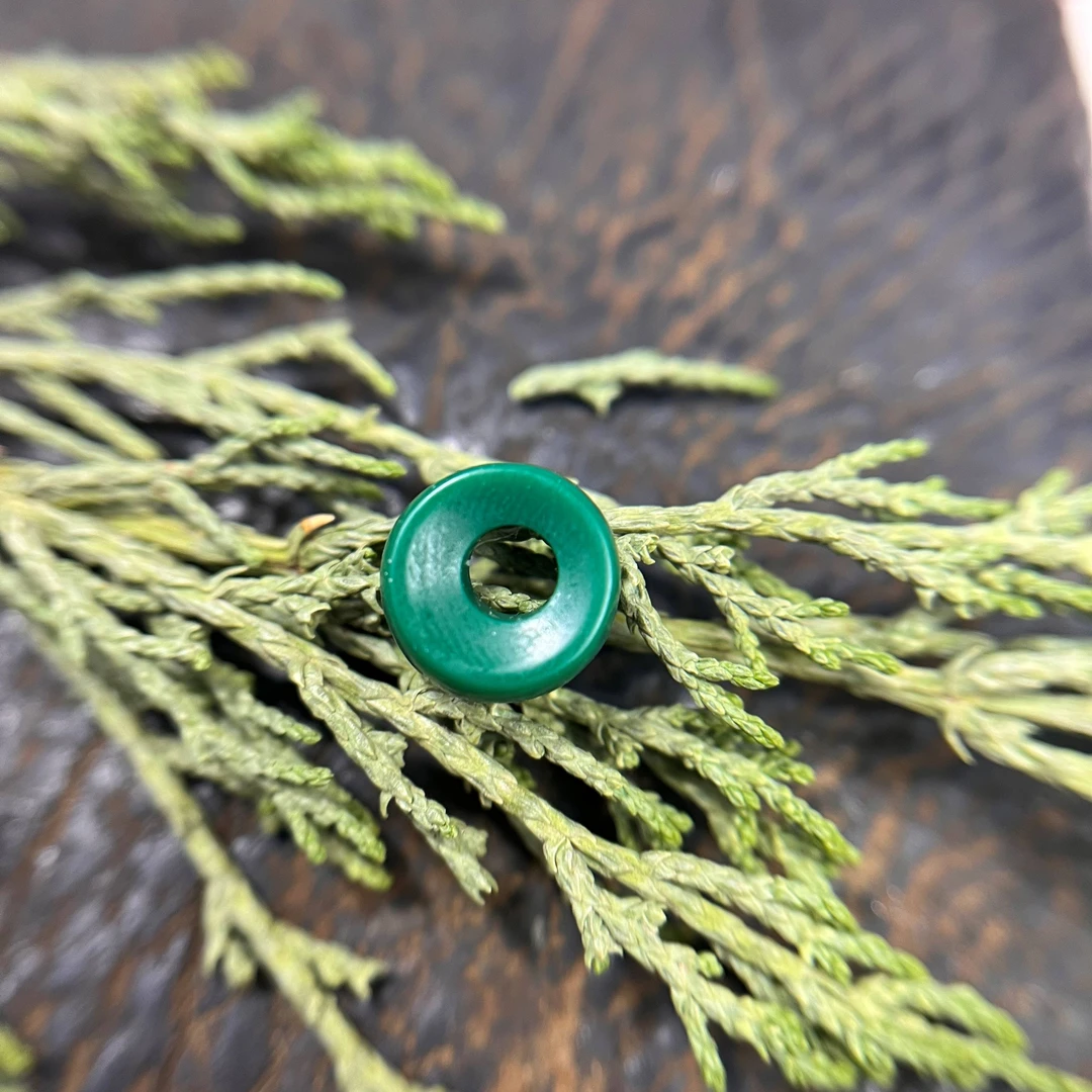 时尚精品手工绿色树脂8毫米圆片男女通用配饰古典美观大方隔片配