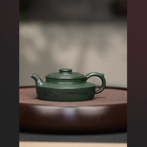 112226 民国绿刻绘古卣华亭壶