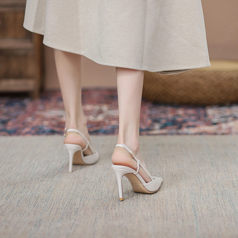 飞燕女鞋2023年夏季新款简约优雅气质米白色一字带尖头细跟凉鞋