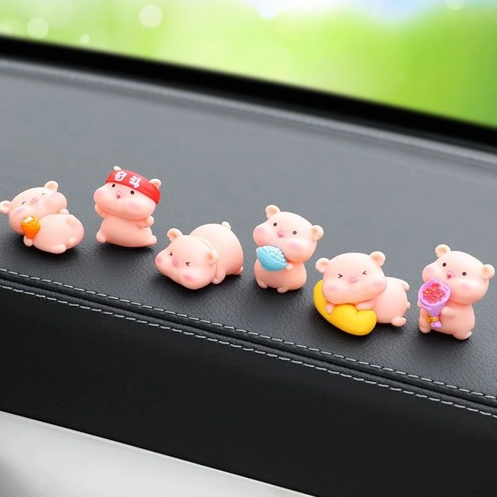车内饰品摆件网红小猪女神款汽车中控台装饰创意高档可爱车载用品