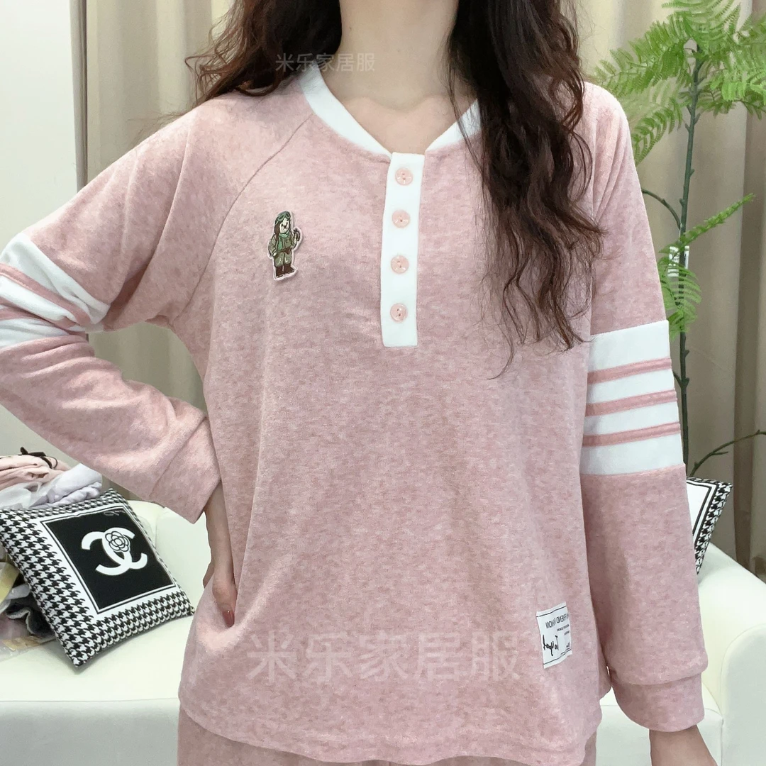 2025初春季新款羊绒粉运动小熊长袖套装