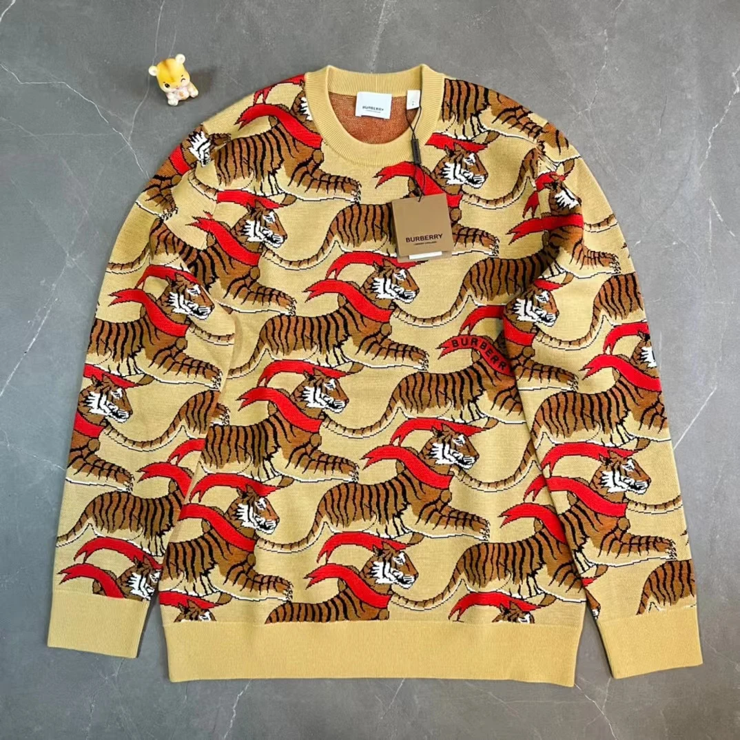 全新未使用 BURBERRY/博柏利 虎年限定针织圆领毛衣印花套头满印