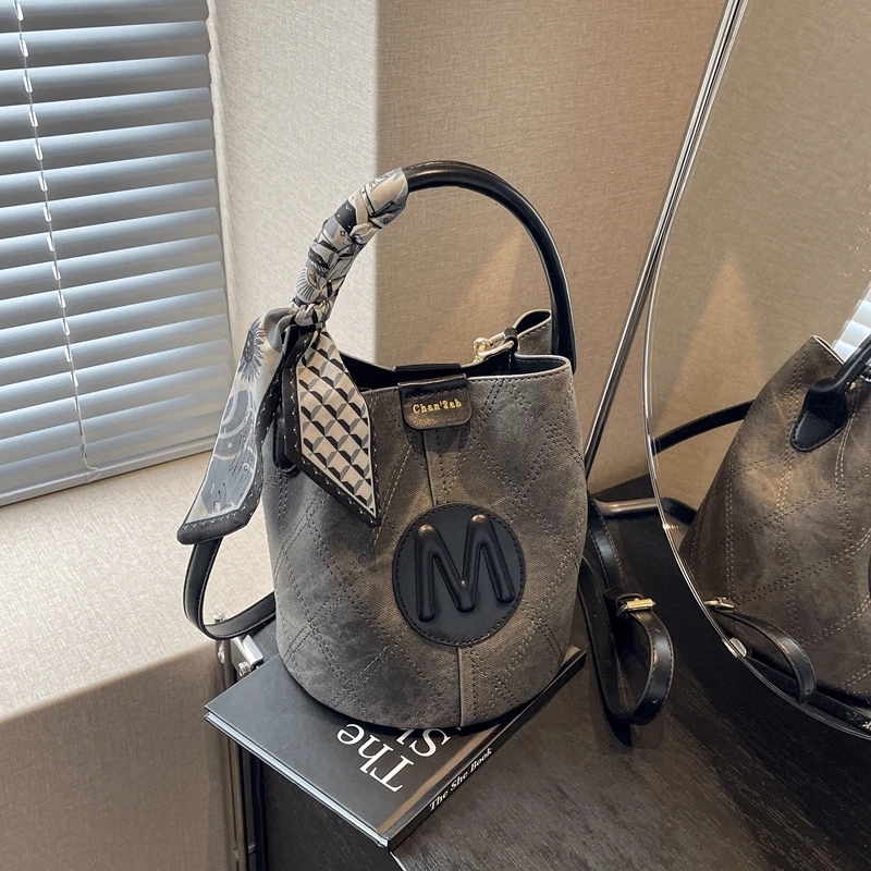 韩系复古手提小包包爆款2025新款时尚水桶包小众质感单肩斜挎包女