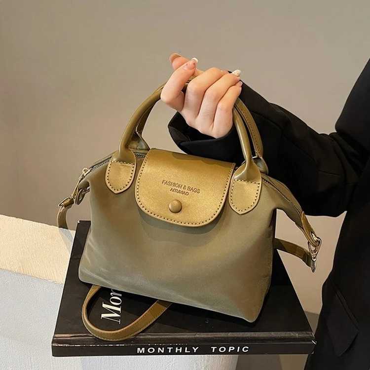 大容量女包2024新款潮秋冬单肩手提牛津布保龄球包拉链款