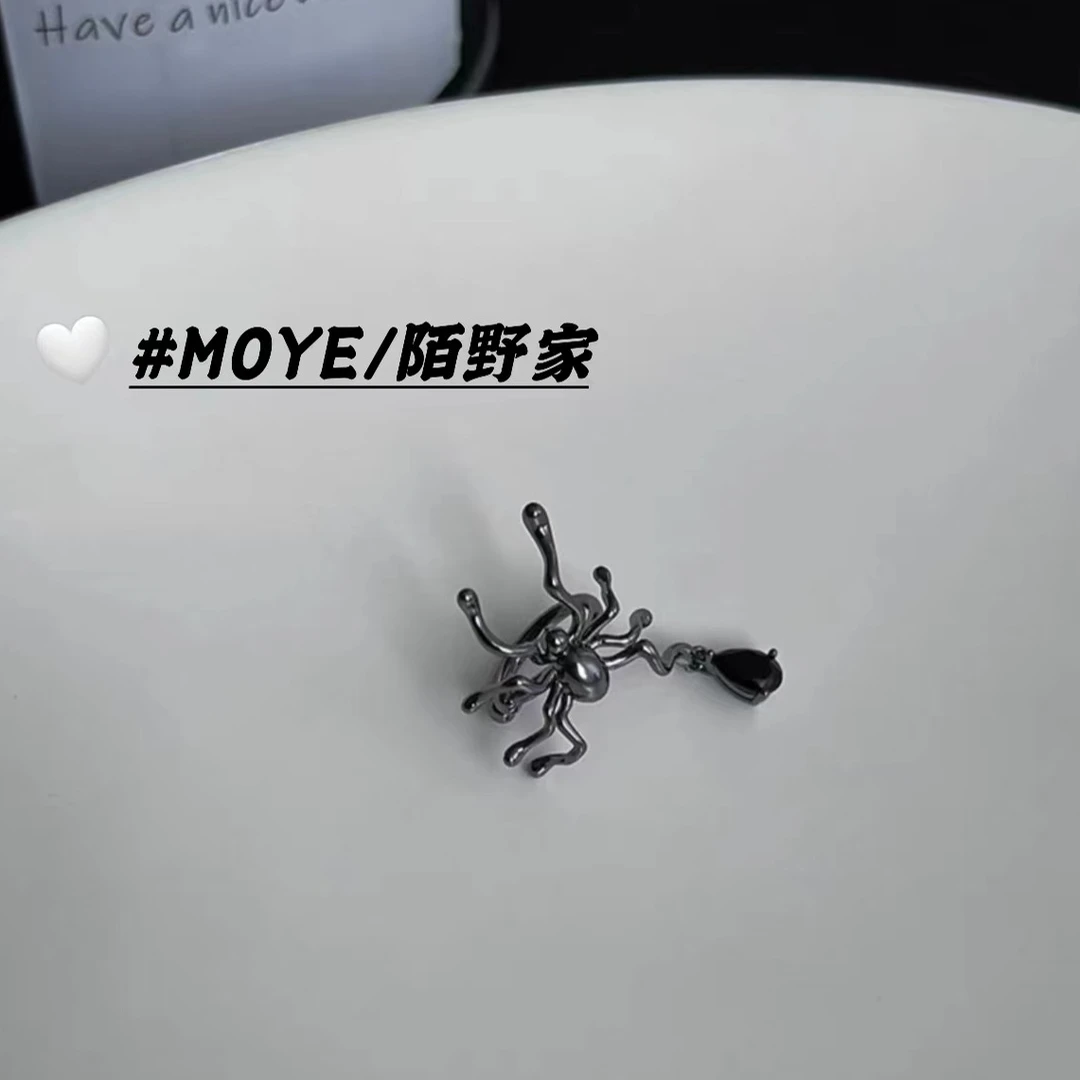 MOYE/陌野耳骨夹“黑蜘蛛”暗黑原创欧美小众中性男女ins风耳骨夹