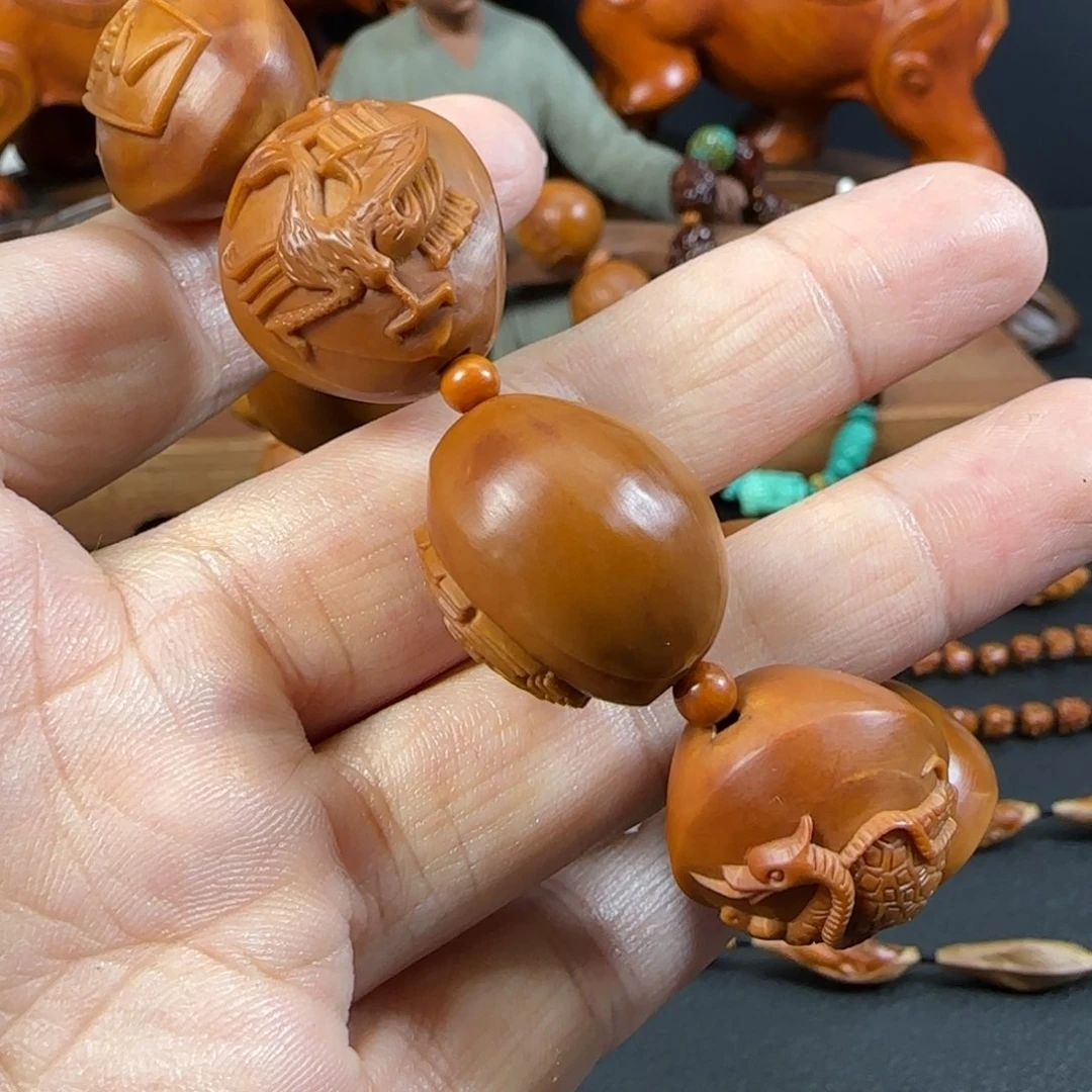 橄榄核核雕四象八卦