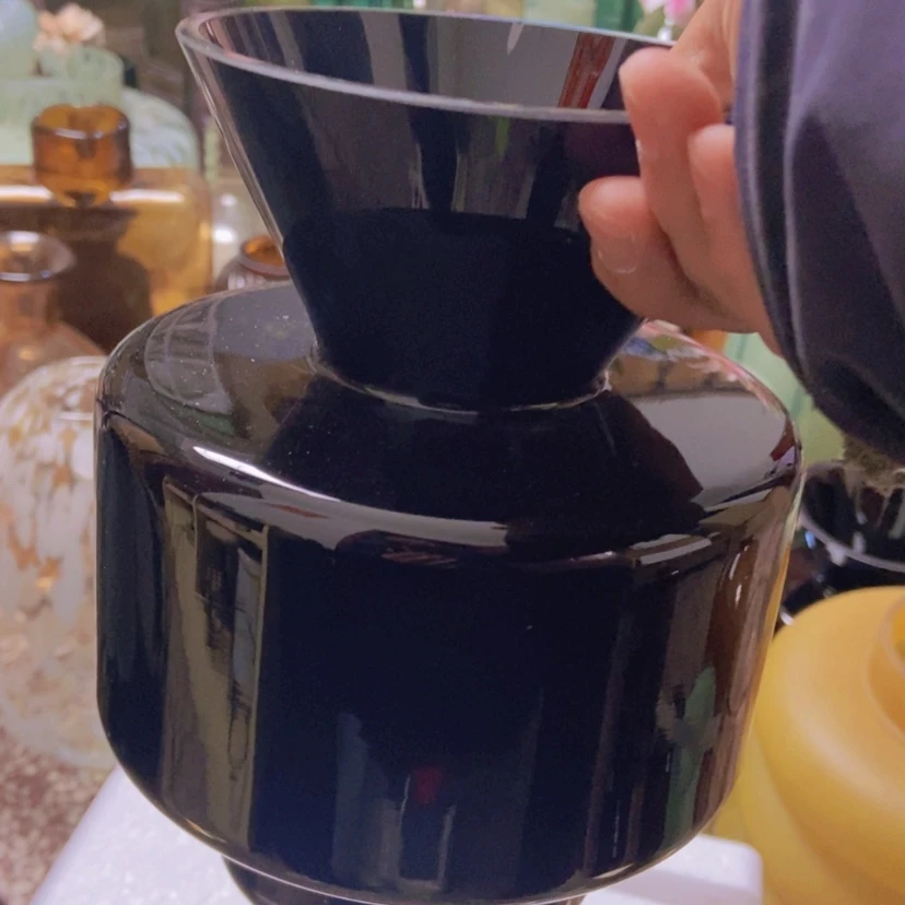 【闪购商品】黑色高17口9