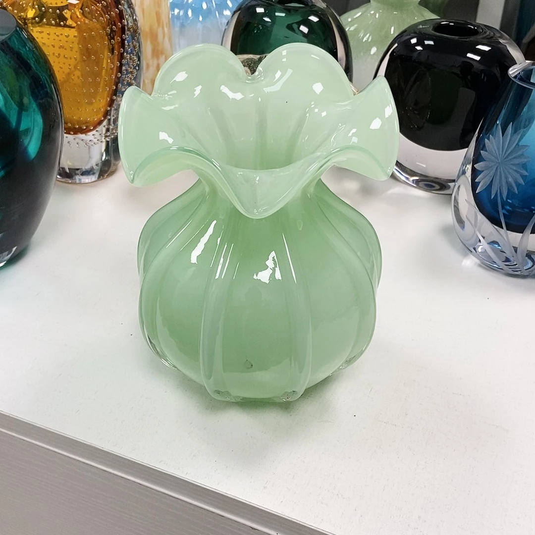 绿色琉璃花瓶摆件