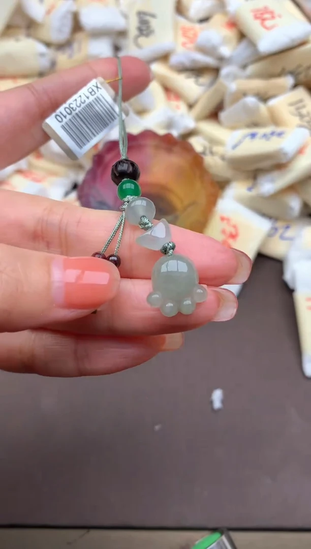 【闪购商品】翡翠挂件未镶嵌(多样性发货)1个