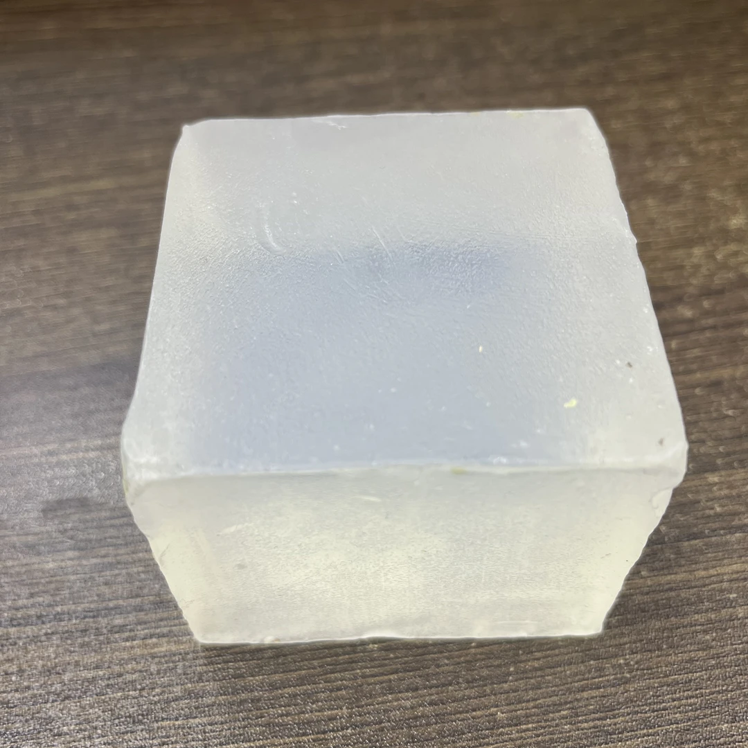 薰衣草纯露玻尿酸精油洁面皂