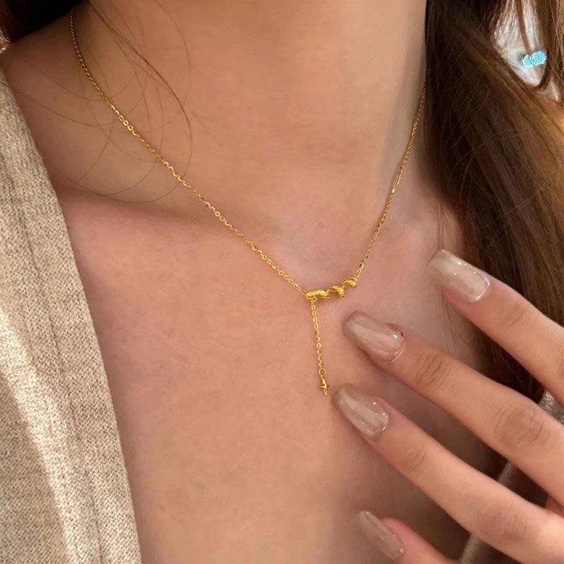 金色灵蛇缠绕项链女ins轻奢小众高级感吊坠锁骨链本年送女友礼物