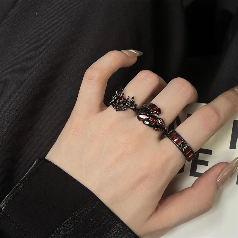 铜合金合成锆石戒指 暗黑熔岩肌理红锆石戒指女小众设计高级感