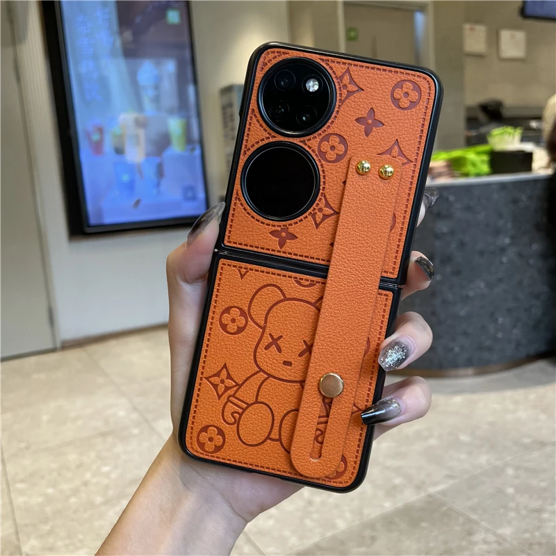 适用于华为p50pocket手机壳折叠屏Pockets保护壳潮牌熊皮套腕带潮