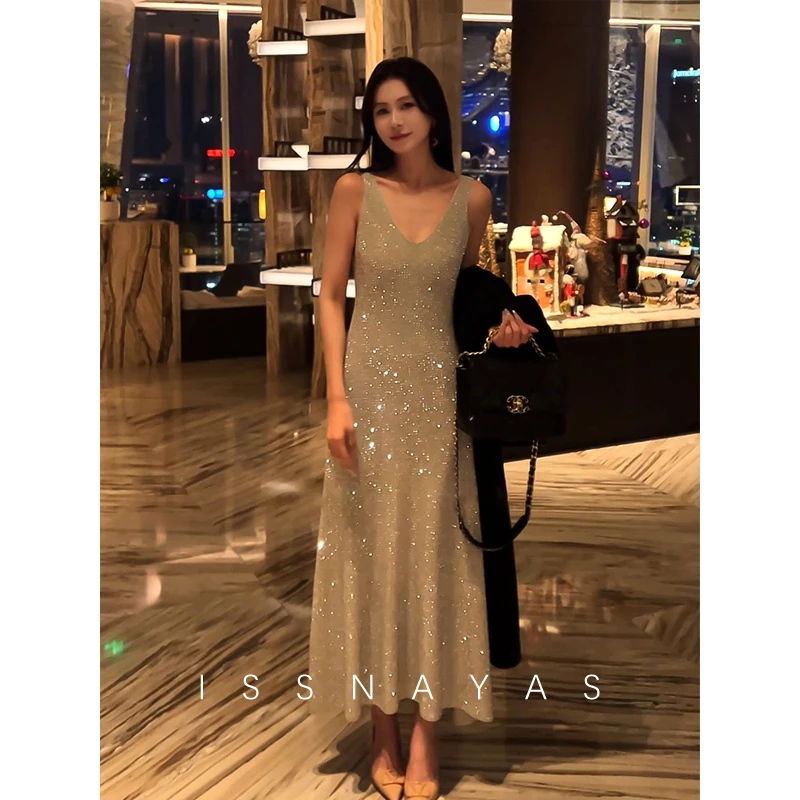 时尚性感吊带显瘦香槟色连衣裙法式气质轻奢减龄精致修身亮钻裙子