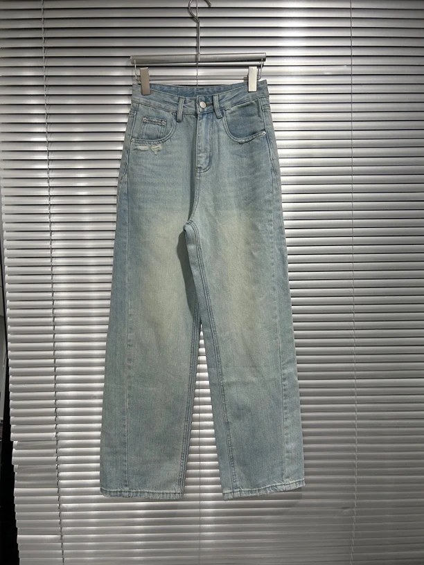 深圳MMOUHUO新品小破洞净版大版直筒牛仔裤