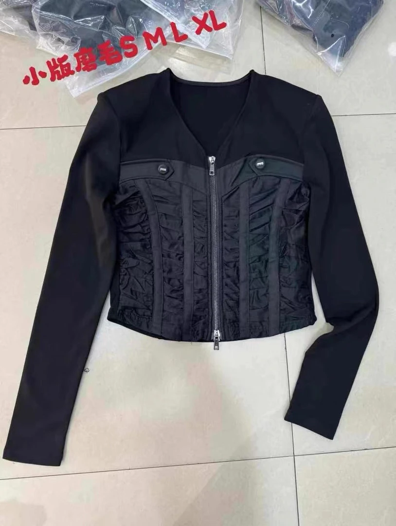 深圳MMOUHUO新款V领拉链拼接加绒T恤