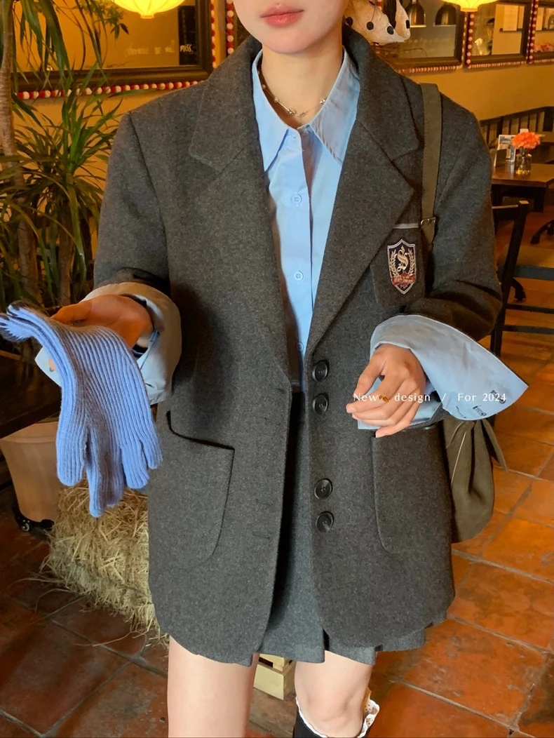 深圳MMOUHUO新款刺绣袖撞色西装羽绒套装