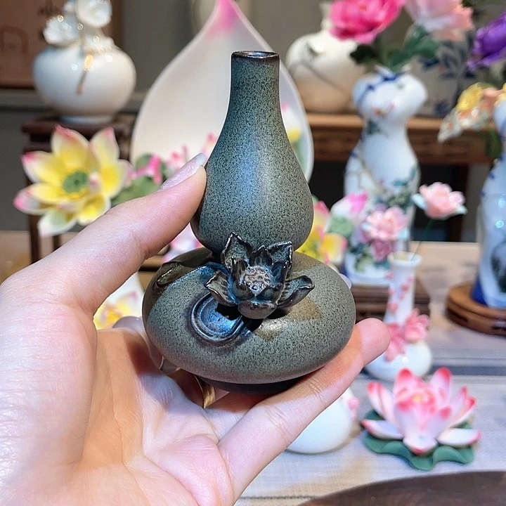 手工陶瓷精致摆件