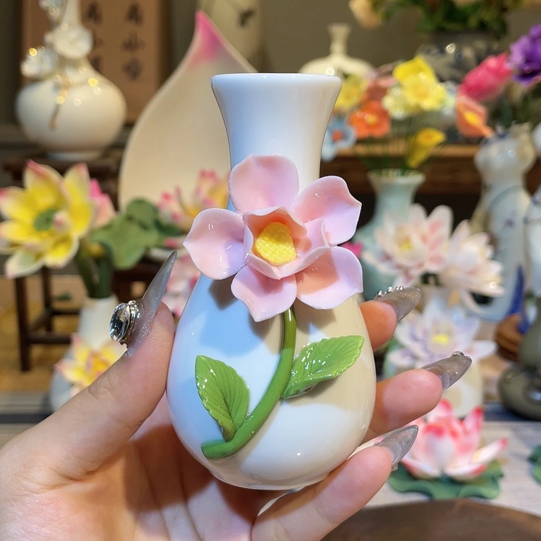 手工陶瓷精致摆件