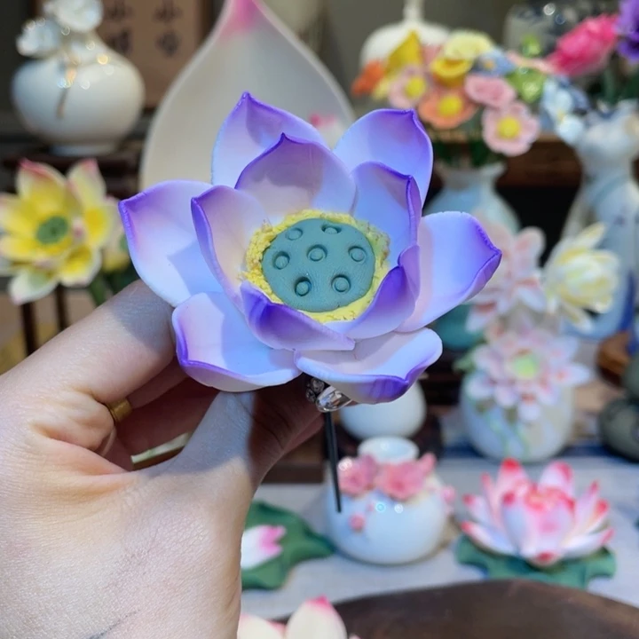 手工陶瓷精致摆件