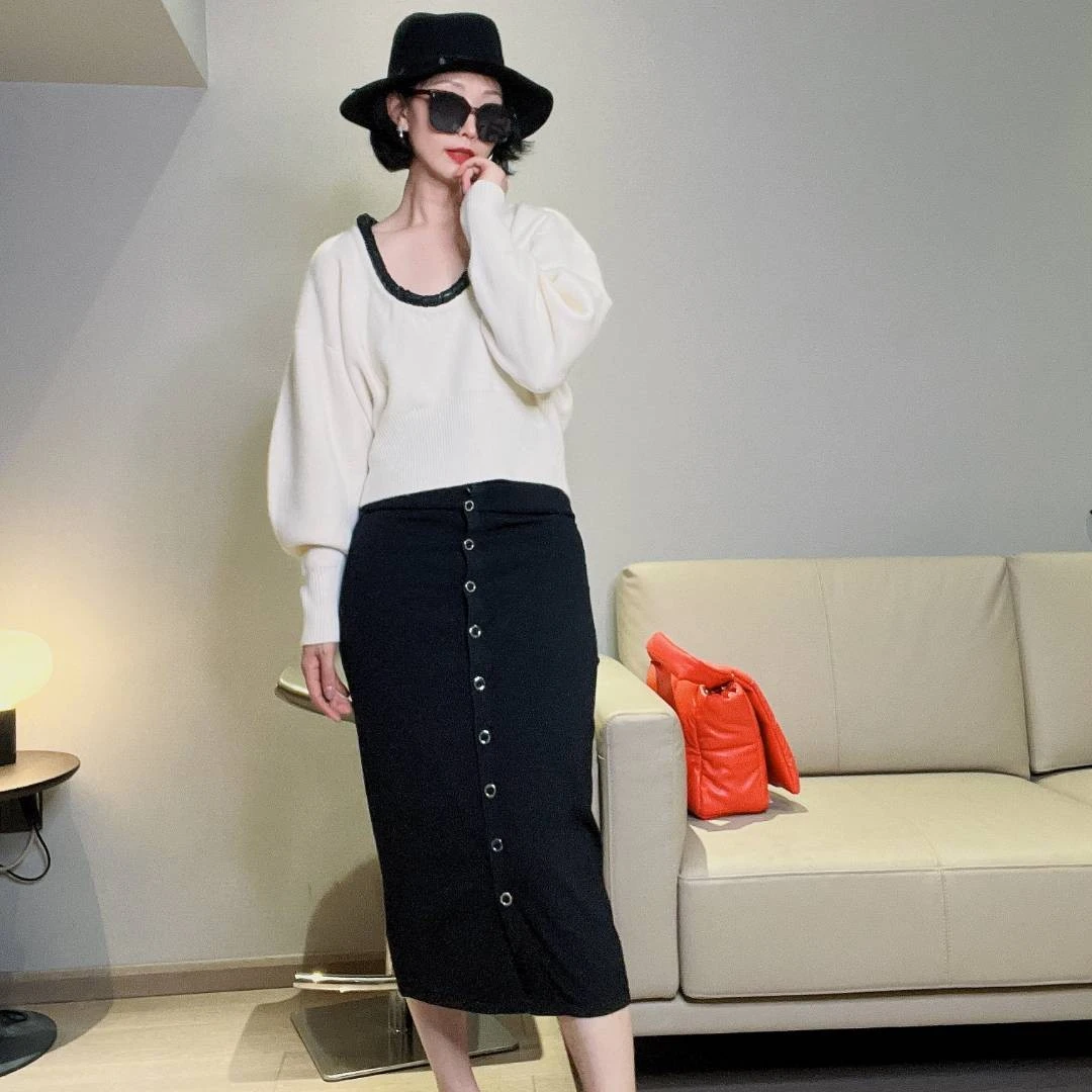 高端小众设计格调羊绒拼皮U领短款套头毛衣MW8373