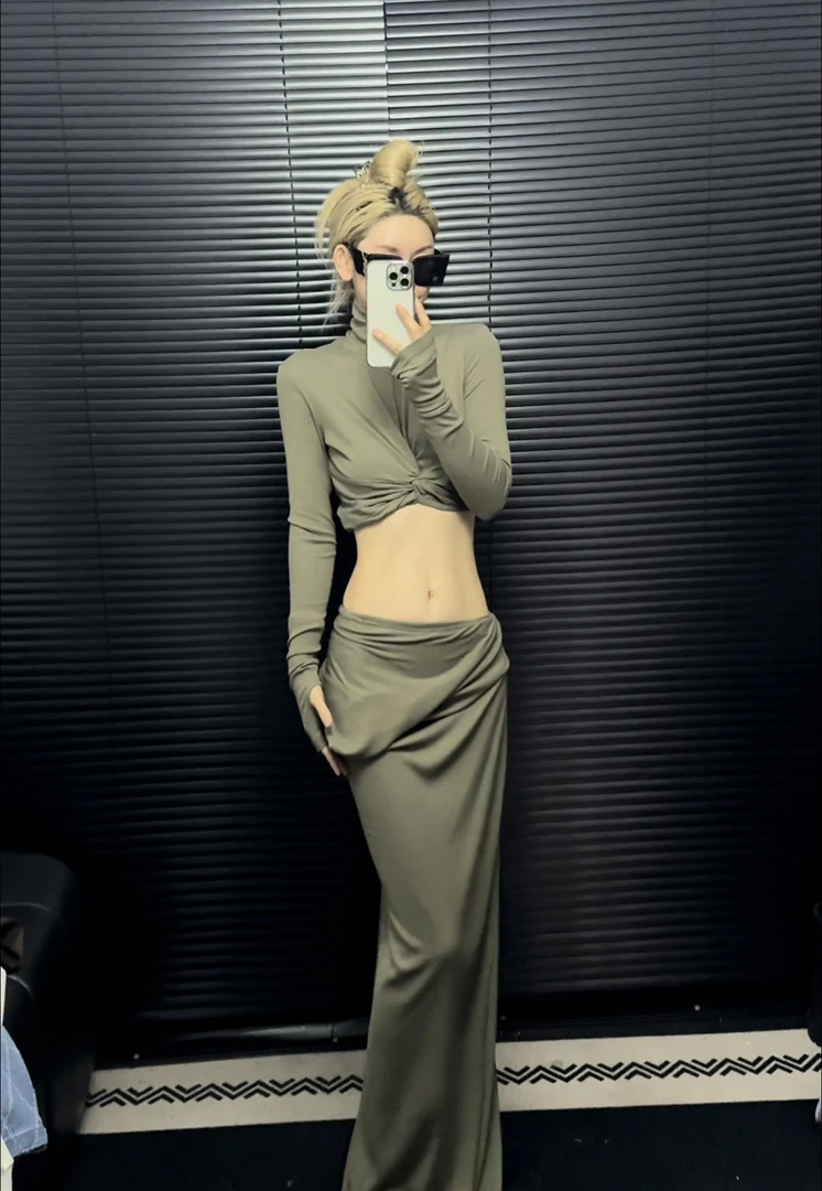 设计款褶皱上衣套装