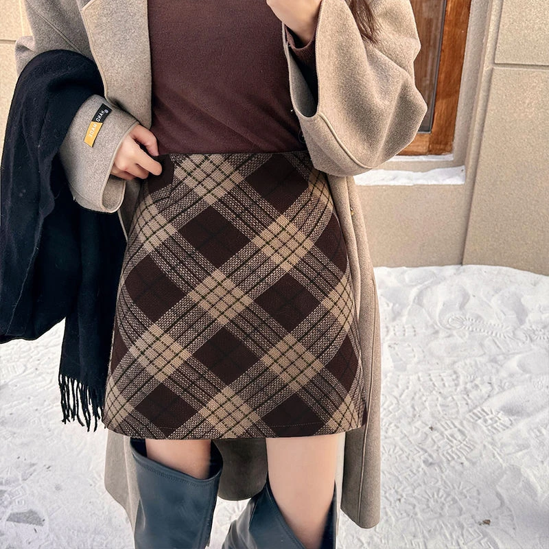 复古格子毛呢短裙半身裙女秋冬新款高腰遮胯显瘦防走光a字包臀裙