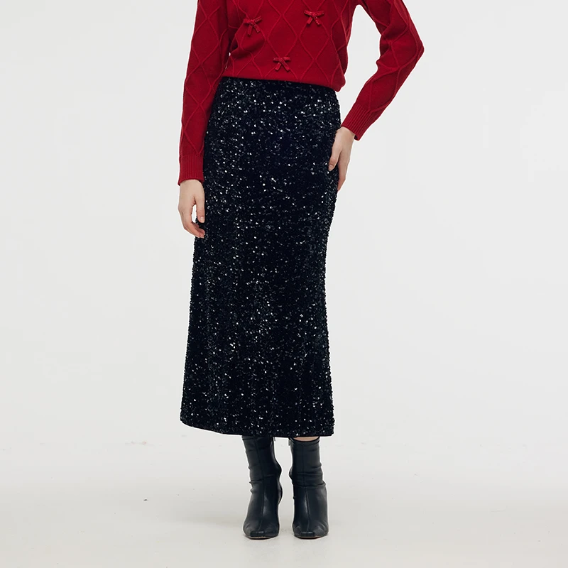 娅 冬季新品  绣珠片丝绒鱼尾半裙  1CNR2D110