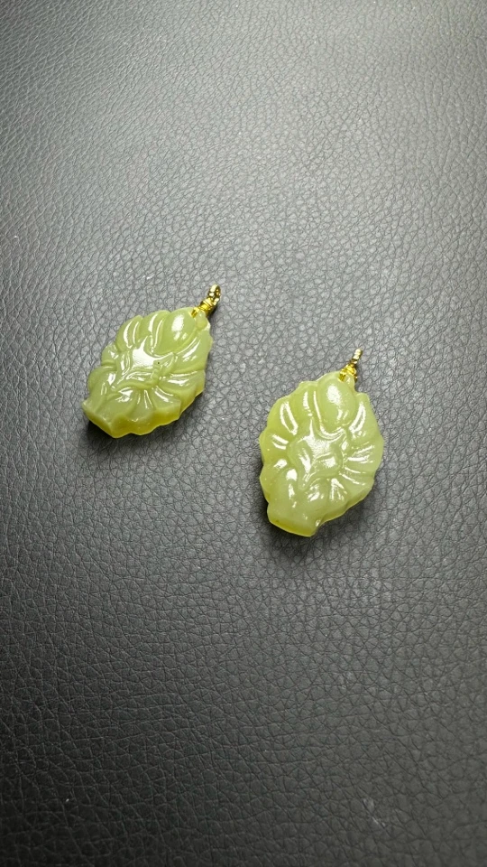 天然玉石青海青色玉石九尾狐吊坠,拍一发一,多样性发货