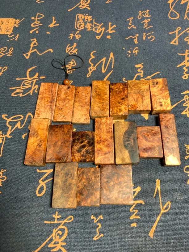 缅甸花梨瘤疤小平安无事牌手机挂件