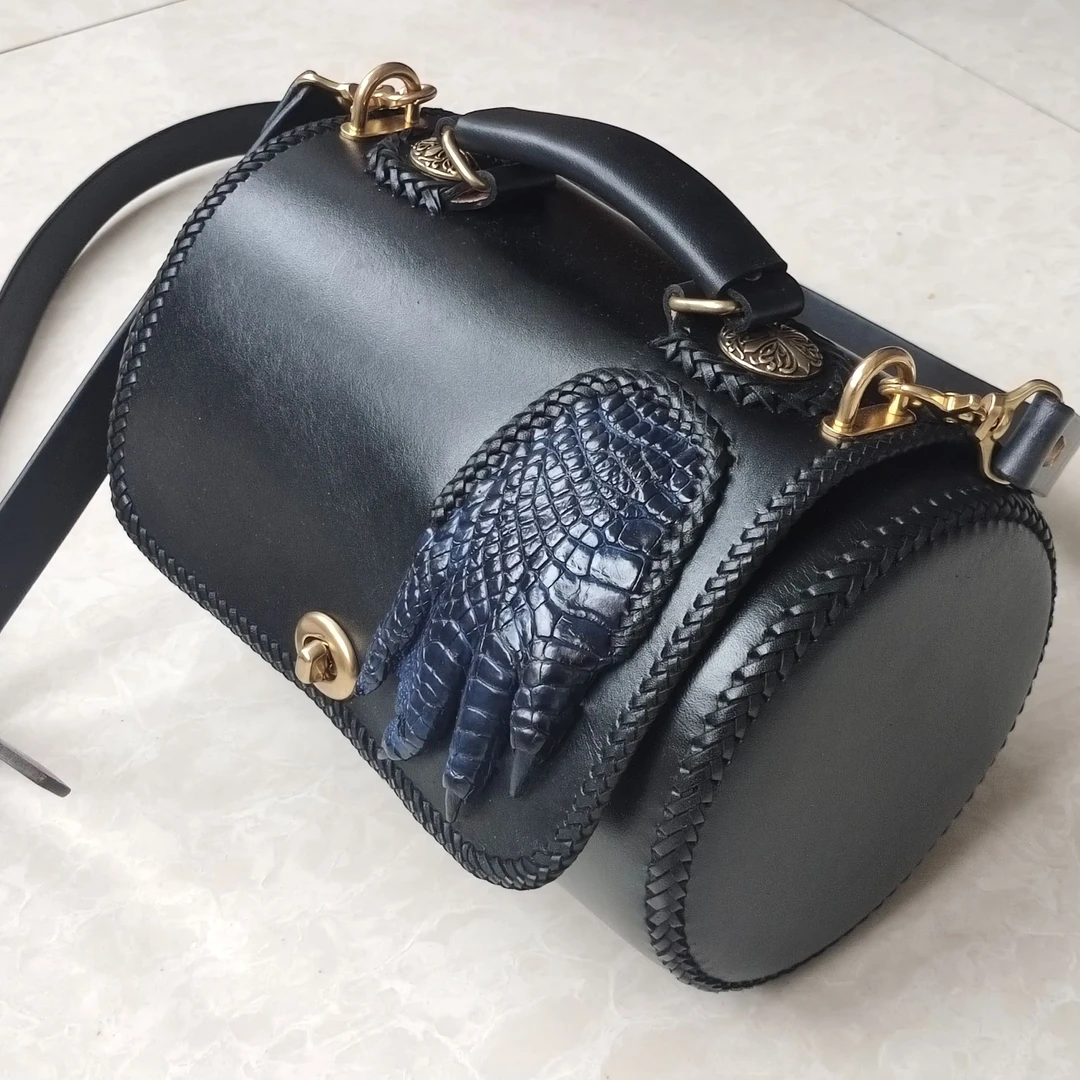 桶包斜挎包原生态牛皮时尚百搭女士复古单肩经典肩包腰鼓包