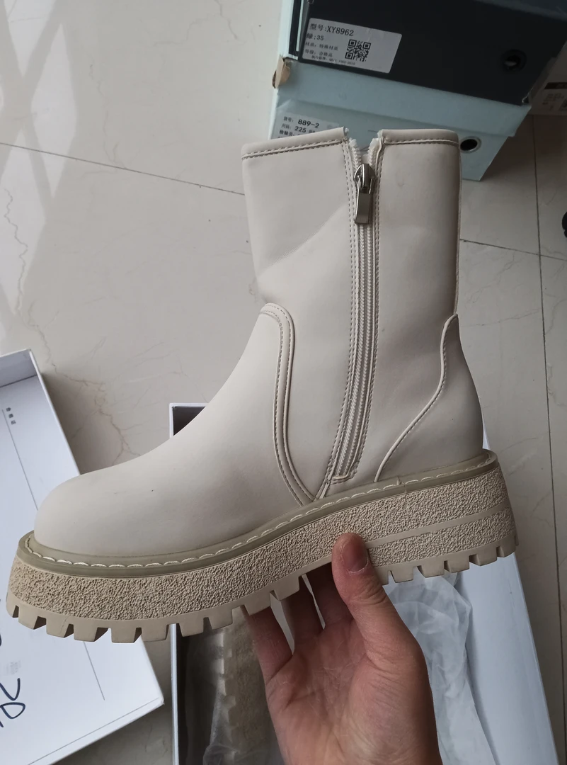 新款9559时尚高端马丁短靴女