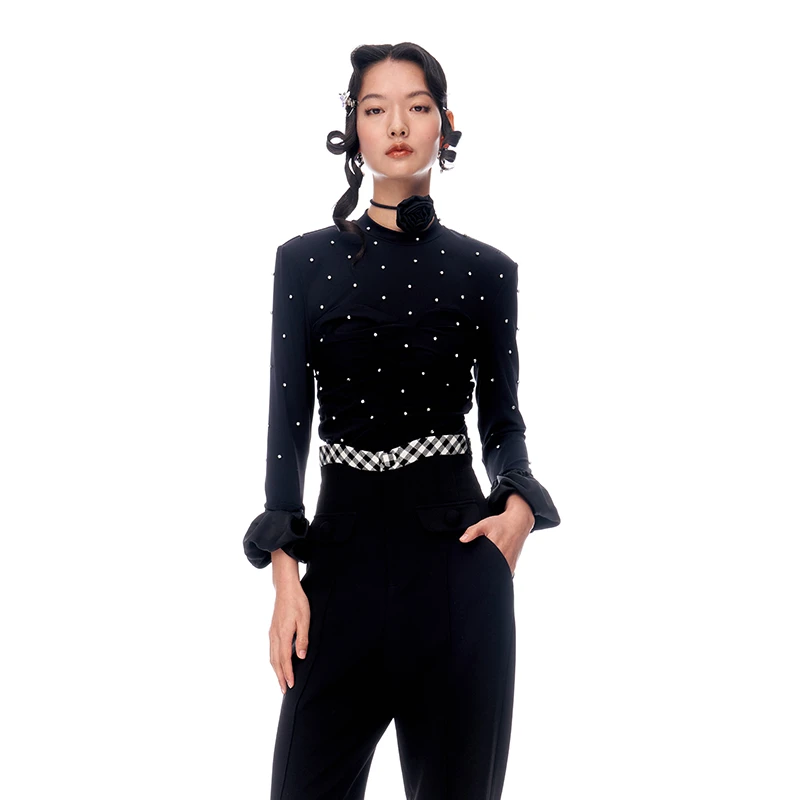 LE FAME/拉飞姆 弹力七分袖钉珠修身针织上衣