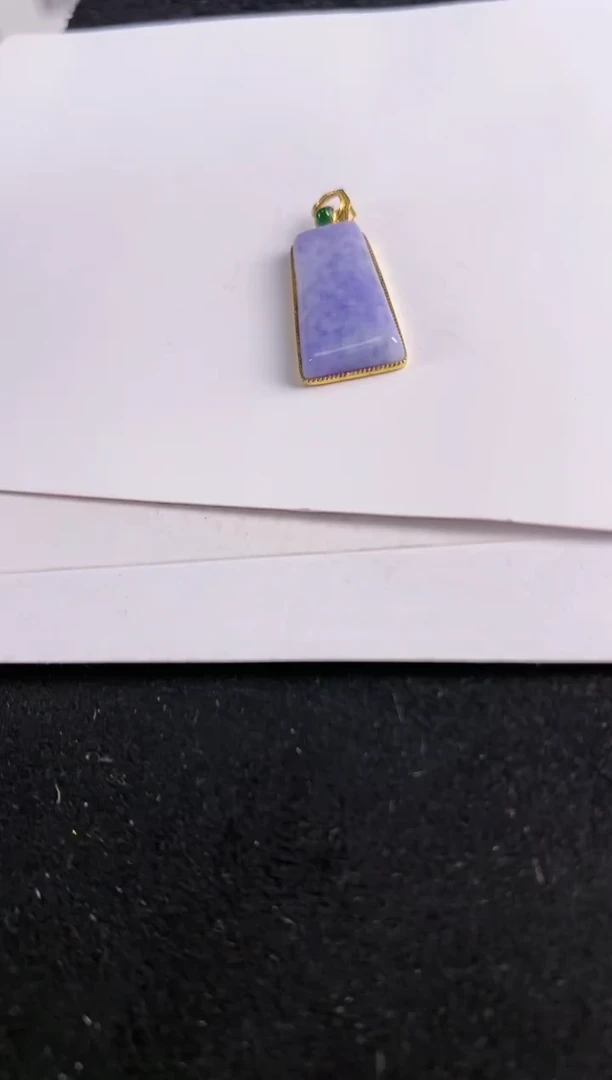 【闪购商品】翡翠吊坠(不含链)18K金镶嵌翡翠