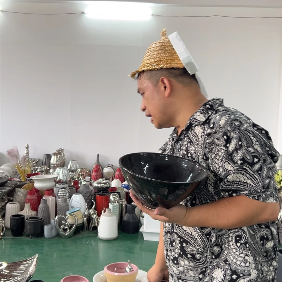 摆件108 号高中低温陶瓷工艺饰品(微瑕)