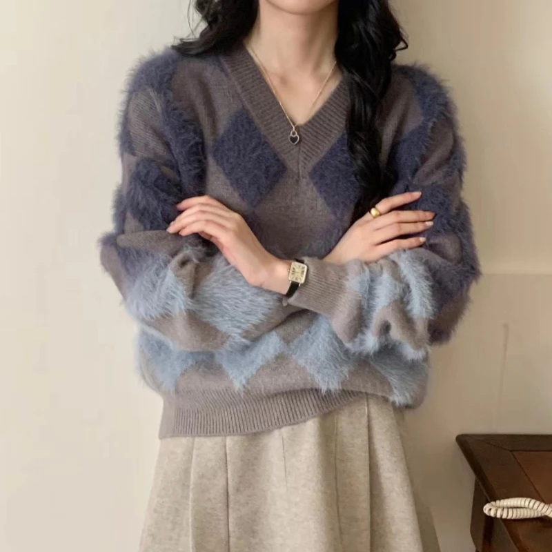 流行渐变色毛衣女秋冬仿水貂针织衫V领短款洋气打底衫内搭上衣