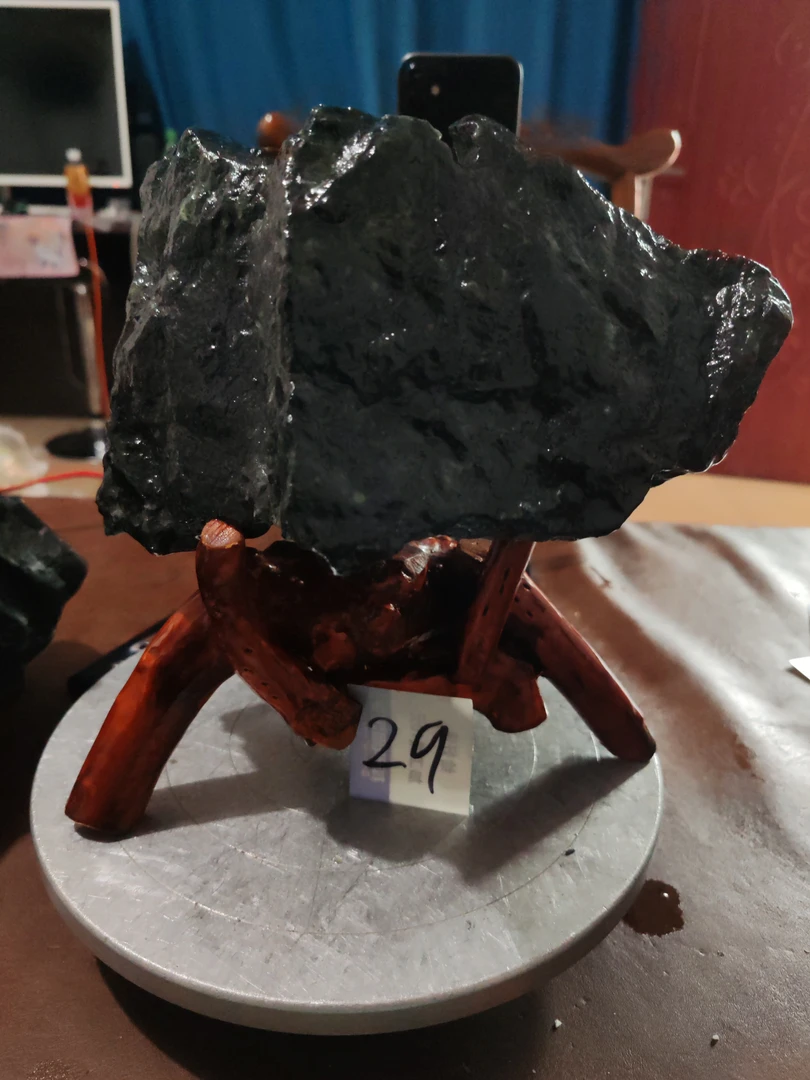 天然岫玉精品原石29