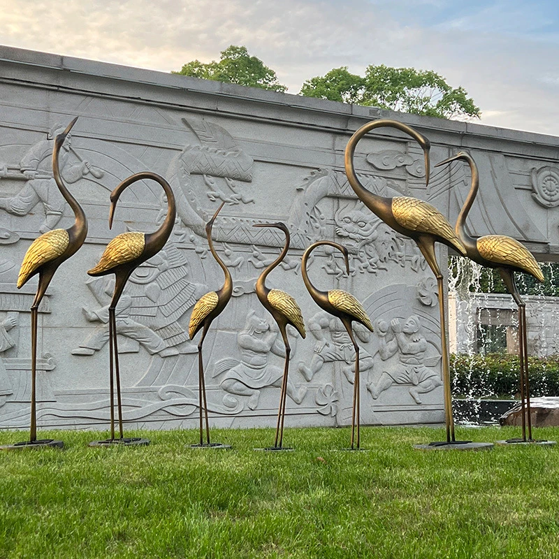 仿铜仙鹤抽象摆件简约水池造景丹顶鹤商场装饰品庭院园林景观雕塑