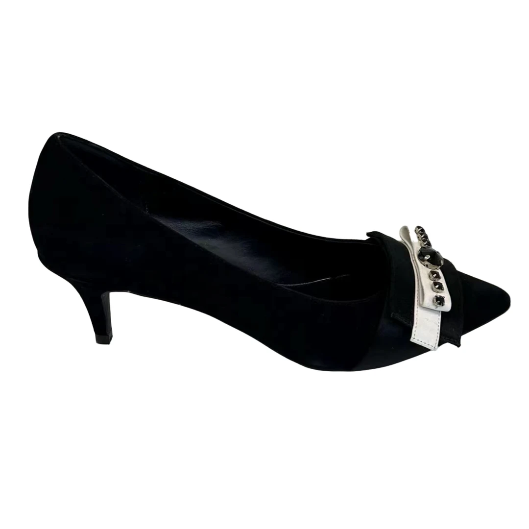 春季真皮时尚小跟单鞋气质百搭尖头细跟黑色浅口中跟舒适女士跟鞋