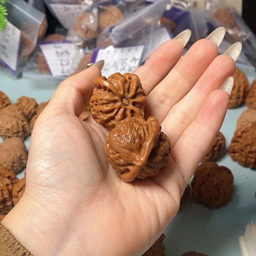 【闪购商品】文玩核桃吊坠子***呀