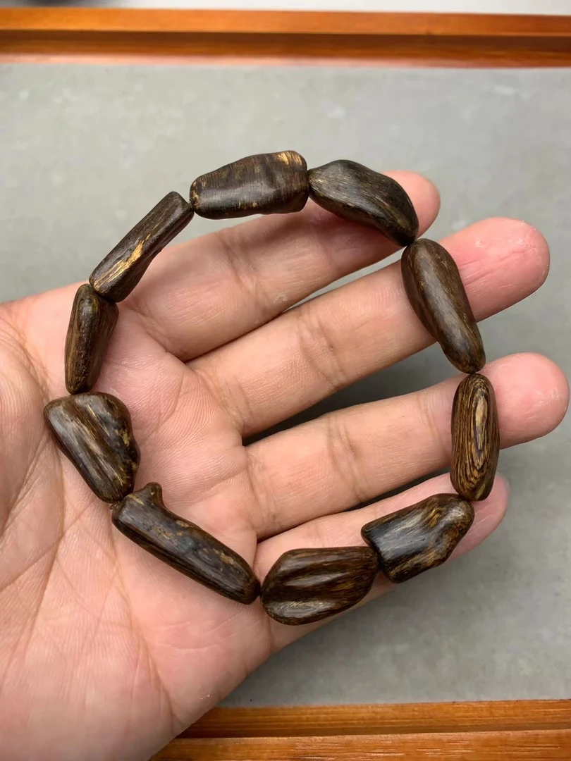 达拉干沉水沉香随型留疤手串.佩戴大气，味道凉.甜感足