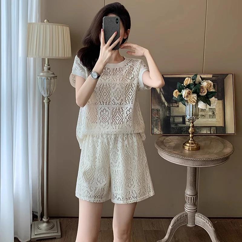 欧货轻薄休闲运动套装女夏季时髦洋气镂空蕾丝短袖高腰短裤两件套