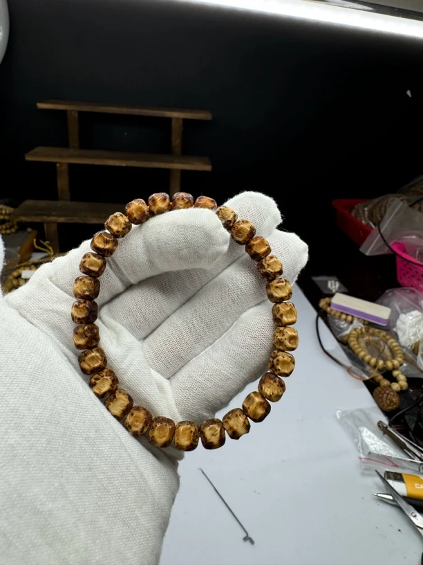 星月菩提手工雕刻无相拉丝7*8金花虎斑纹